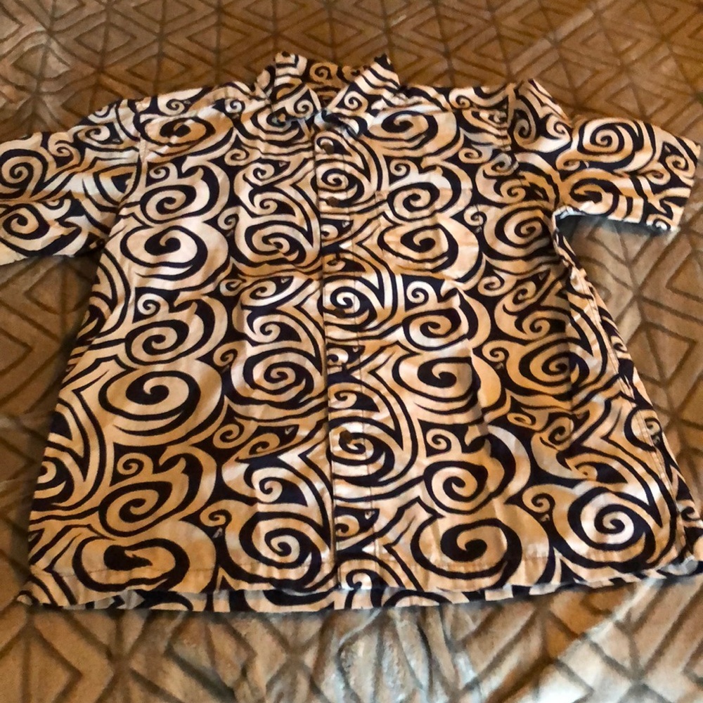 Men’s Quicksilver button up shirt blue white med